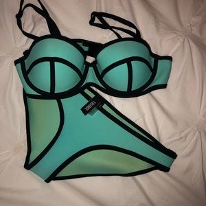 Triangl Bikini